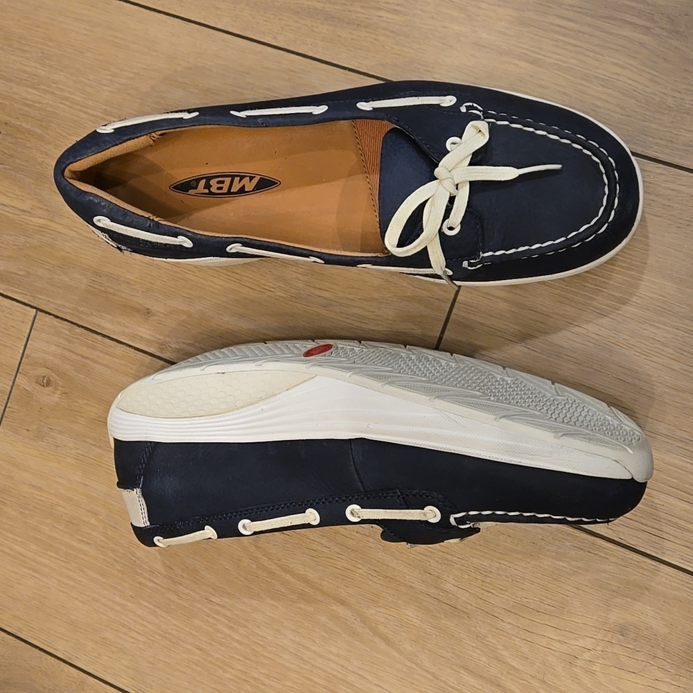 NWOT MBT Slip&Fit Shoes size 7